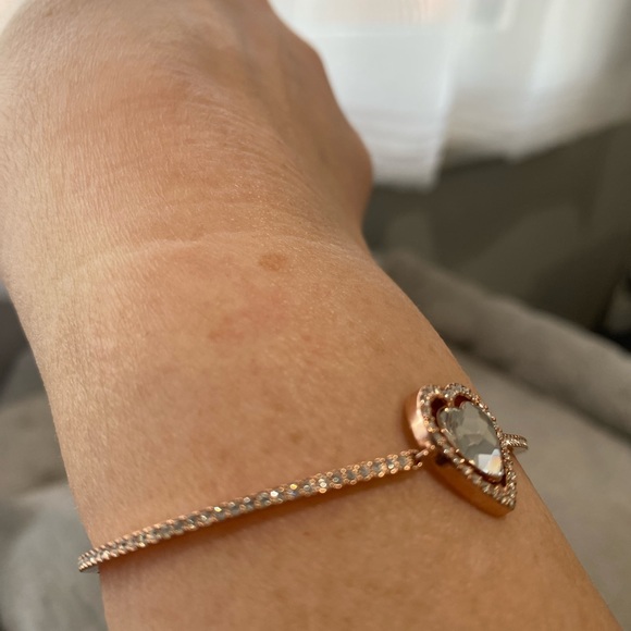 Swarovski crystal heart bracelet - Picture 4 of 9